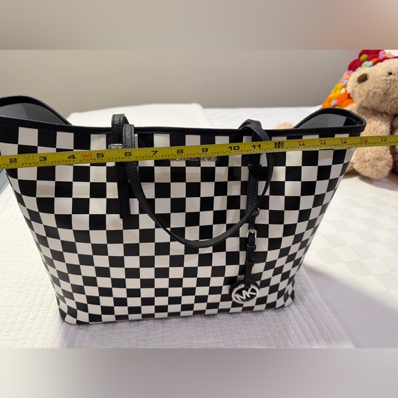 Michael Kors Black and White Checkered Tote and matching wallet. - Picture 8 of 10
